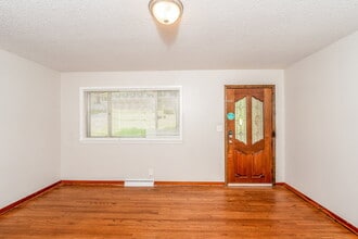1124 Little John Ln in Birmingham, AL - Building Photo - Building Photo