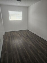 5461 W 24th Ave in Hialeah, FL - Building Photo - Building Photo