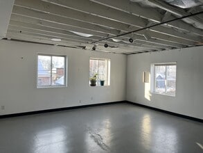 5701 NW Radial Hwy in Omaha, NE - Building Photo - Building Photo