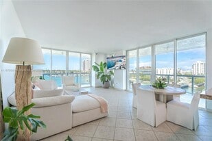10 Venetian Way, Unit 604 in Miami Beach, FL - Building Photo