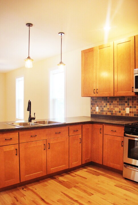 54 North St in Burlington, VT - Building Photo