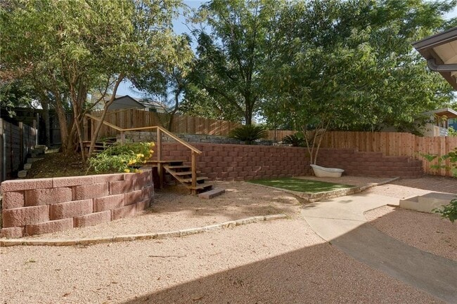 1002 Juniper St in Austin, TX - Building Photo - Building Photo