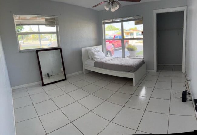 548 NW 2nd Way in Deerfield Beach, FL - Building Photo - Building Photo