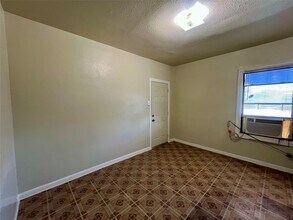 2705 Lorraine St in Houston, TX - Building Photo - Building Photo