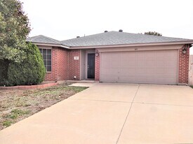 641 Raven Dr in Saginaw, TX - Building Photo