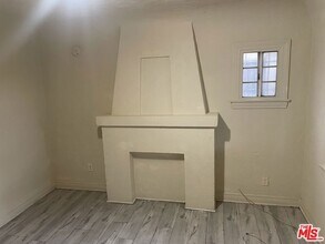 6009 S Halldale Ave in Los Angeles, CA - Building Photo - Building Photo