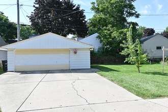 7823 Eagle St, Unit 7823 in Wauwatosa, WI - Building Photo - Building Photo