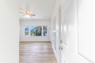 1643 Locust Ave in Long Beach, CA - Building Photo - Building Photo