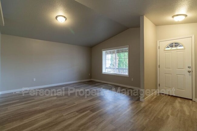 10028 NE 19th St in Vancouver, WA - Building Photo - Building Photo