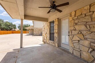 110 Rio Grande St in Glen Rose, TX - Building Photo - Building Photo