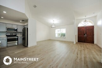 1401 Kirkwood St in North Port, FL - Foto de edificio - Building Photo