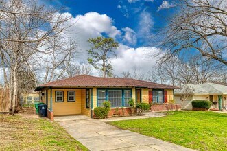 1828 Panhandle St in Denton, TX - Building Photo - Building Photo