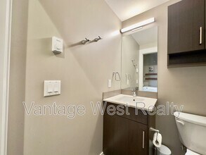 925-925 Leon Ave in Kelowna, BC - Building Photo - Building Photo