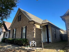 6942 Lagrange Grove Dr in Cordova, TN - Building Photo