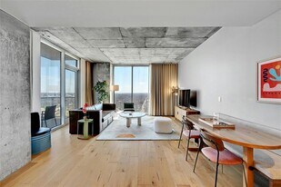 48 East Ave in Austin, TX - Building Photo
