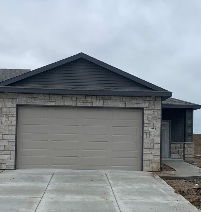 1935 Battista Ave in Lincoln, NE - Foto de edificio