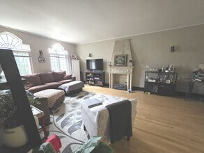 2550 Lake in Milwaukee, WI - Building Photo - Interior Photo