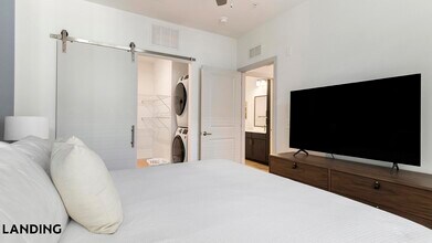 2900 4th Ave NW, Unit 327 in Huntsville, AL - Building Photo - Building Photo