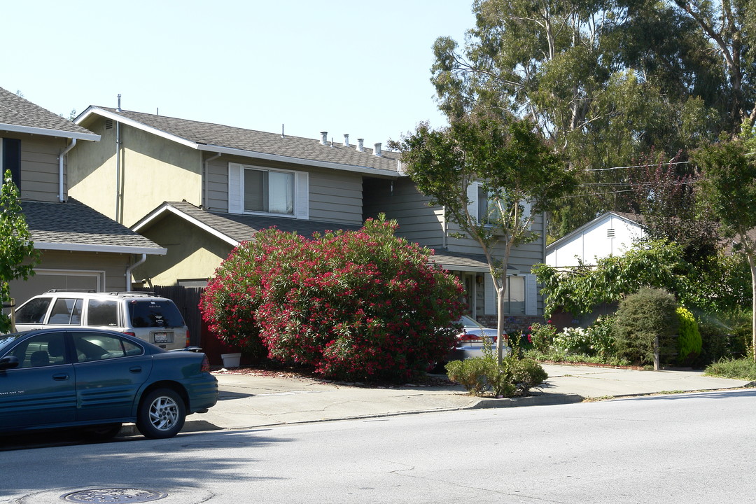 1611 Redwood Ave in Redwood City, CA - Building Photo