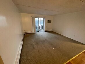 161 Adams St, Unit 11A in Newton, MA - Building Photo - Building Photo