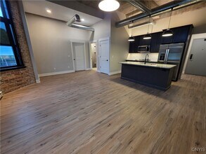 100 Buckley Rd in Liverpool, NY - Building Photo - Building Photo