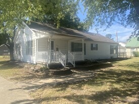 322 E Elgin St in Broken Arrow, OK - Building Photo