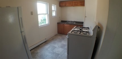 408 24th St-Unit -3 in Watervliet, NY - Foto de edificio - Building Photo