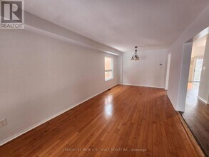 5763 Greensboro Dr in Mississauga, ON - Building Photo - Building Photo