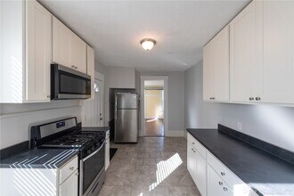 243 Oak St, Unit 241 in Dayton, OH - Building Photo - Building Photo