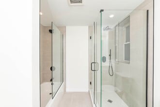 2825 N Rockwell St, Unit G in Chicago, IL - Foto de edificio - Building Photo