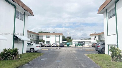 2225 Polk St in Hollywood, FL - Building Photo - Building Photo