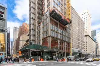 520 Fifth Ave in New York, NY - Building Photo - Building Photo