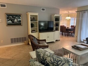 108 Lighthouse Rd in Hilton Head Island, SC - Building Photo - Building Photo