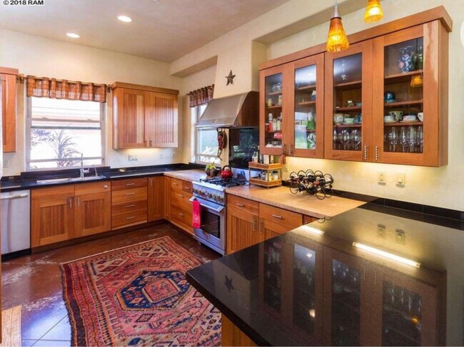 10 Ulupua Pl in Paia, HI - Building Photo - Building Photo