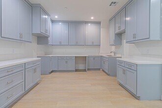 11311 Hawthorne Blvd, Unit 12 in Inglewood, CA - Building Photo - Building Photo