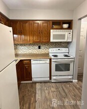 604 Wellington Pl in Matawan, NJ - Building Photo - Building Photo