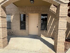 4419 Springfield Ave in Laredo, TX - Building Photo - Building Photo