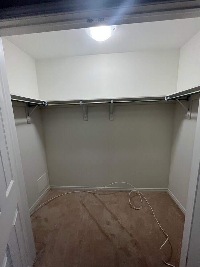 624 Rexdale Blvd in Toronto, ON - Building Photo - Building Photo