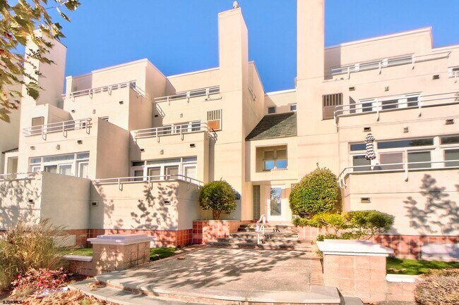 7701 Atlantic Ave in Margate City, NJ - Foto de edificio - Building Photo