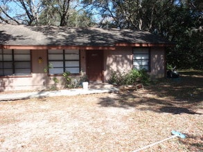 1776 Poinsettia Ave in Tarpon Springs, FL - Building Photo - Building Photo