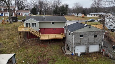 125 Edgewood Cir in Industry, PA - Building Photo - Building Photo