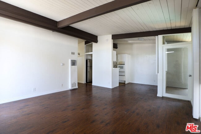 property at 11131 Rose Ave