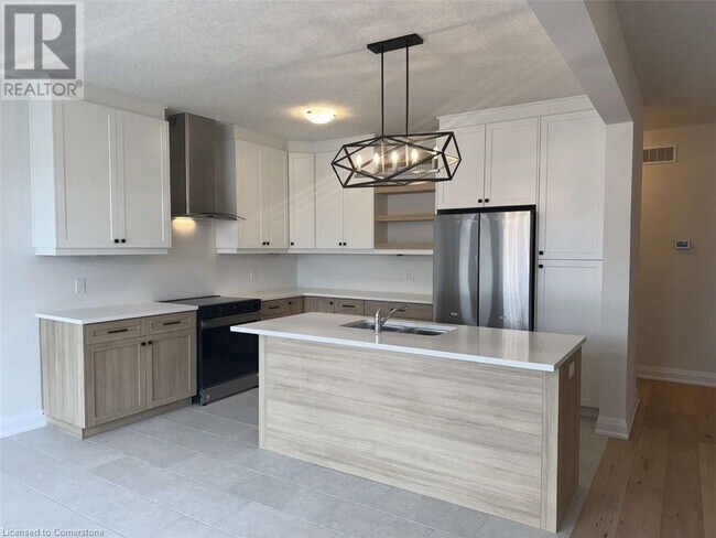 348 Canada Plum St in Waterloo, ON - Building Photo - Building Photo
