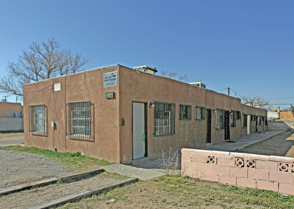 527 Mesilla St SE in Albuquerque, NM - Building Photo