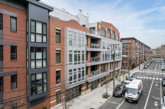 726 Grand St in Hoboken, NJ - Building Photo - Building Photo