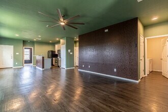 14615 Stirrup Trce in Elmendorf, TX - Building Photo - Building Photo