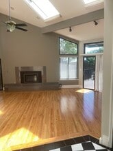 735 Esther Ln in Redwood City, CA - Foto de edificio - Building Photo
