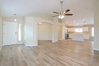 2399 E Calle Arroyo Lindo in Tucson, AZ - Foto de edificio - Building Photo