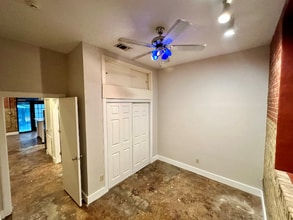 710 S Medina St in San Antonio, TX - Building Photo - Building Photo