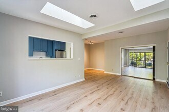 2802 Dartmouth Rd in Alexandria, VA - Building Photo - Building Photo